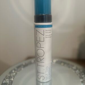 St. Tropez Bronzing Mousse in White and Blue